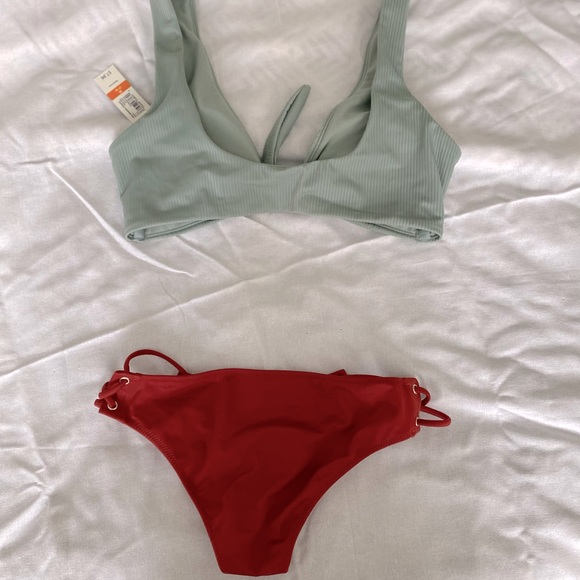 Bikini top and bikini bottom - Picture 2 of 2